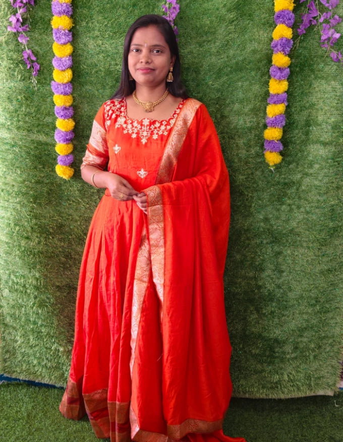Vizhitra Pattu Anarkali 2pcs Set