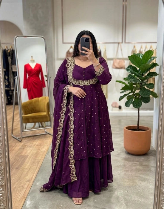 CHOLI MODEL