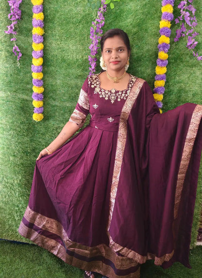 Vizhitra Pattu Anarkali 2pcs Set