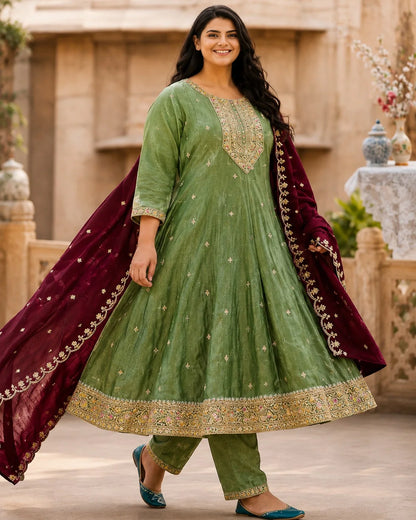 Plus Size Vizhitra Silk kalimodel 3 Piece Set