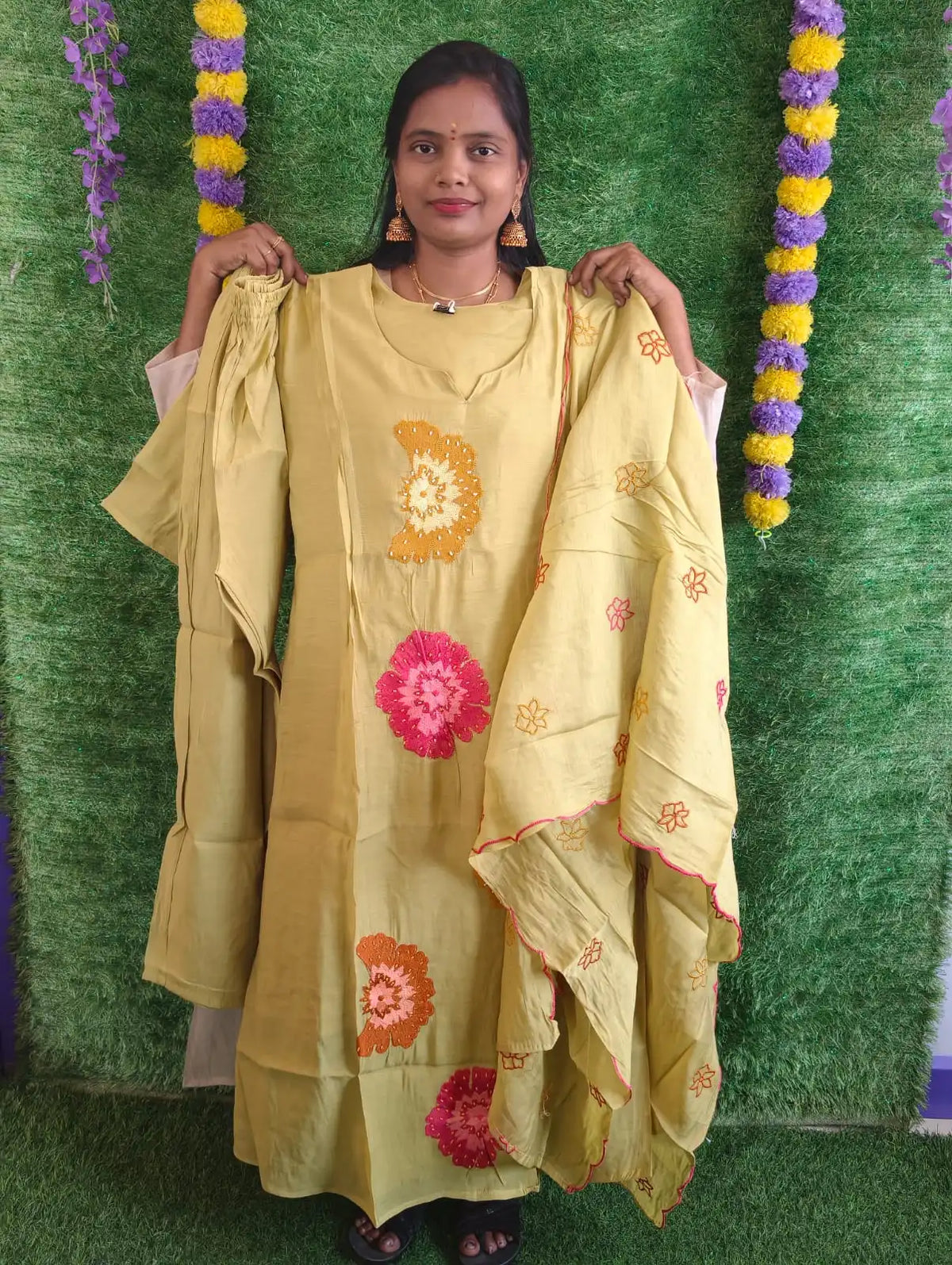 Mulchantheri 3pcs Set - Silk Embroidery