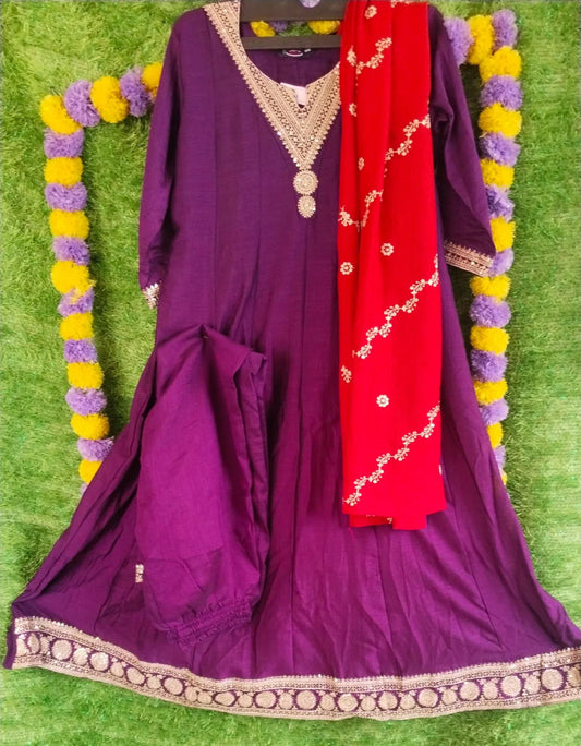 Kali Model Vizhitra Silk 3pcs Set
