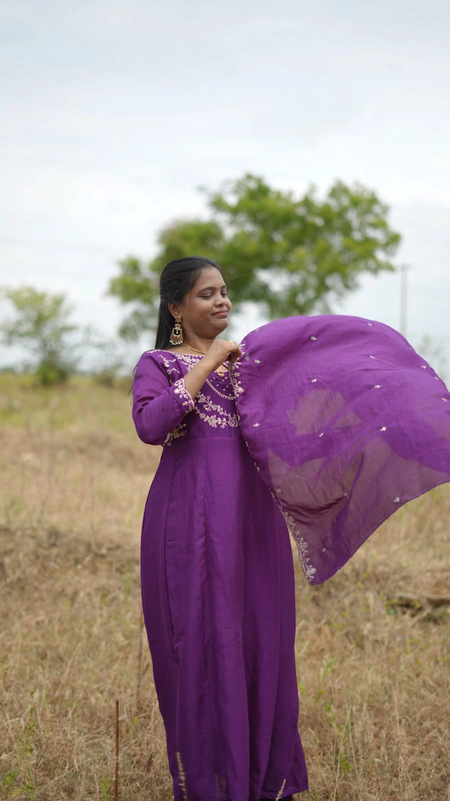 Vizhitra Embroidered Work