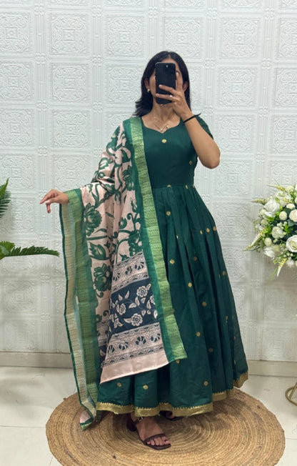 Plus Size Zari Anarkali With Soft Dupatta